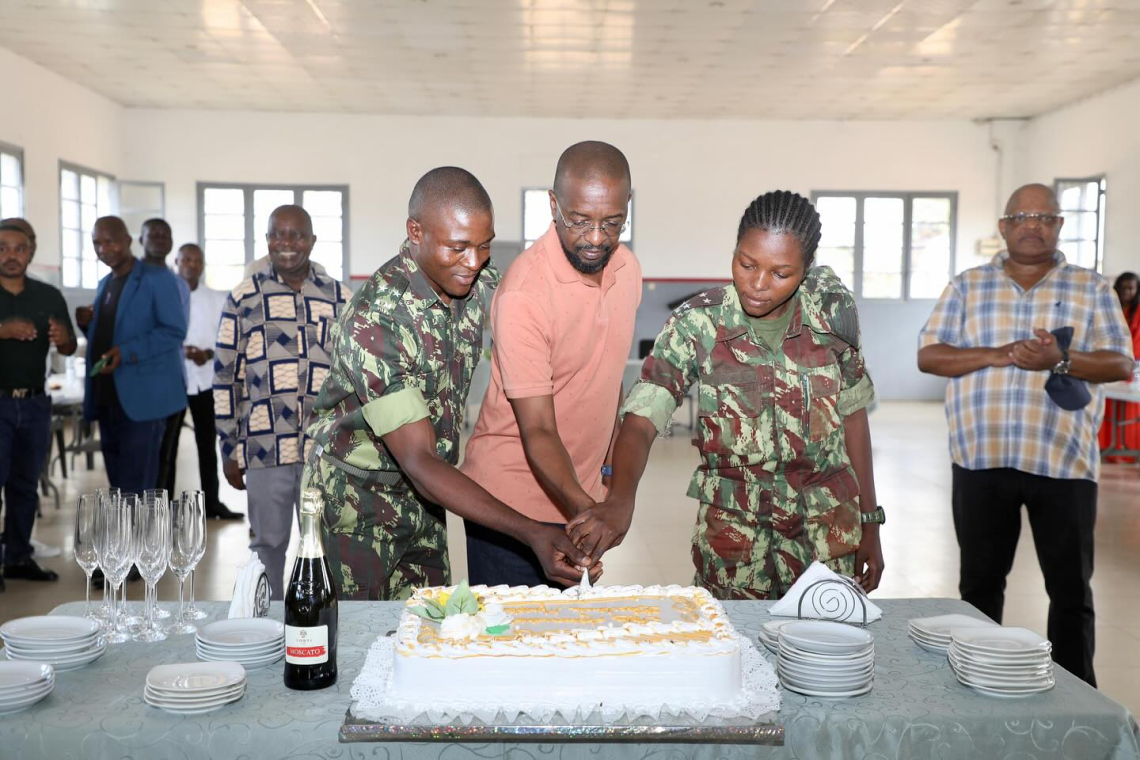 MDN celebra aniversário com cadetes da Academia Militar
